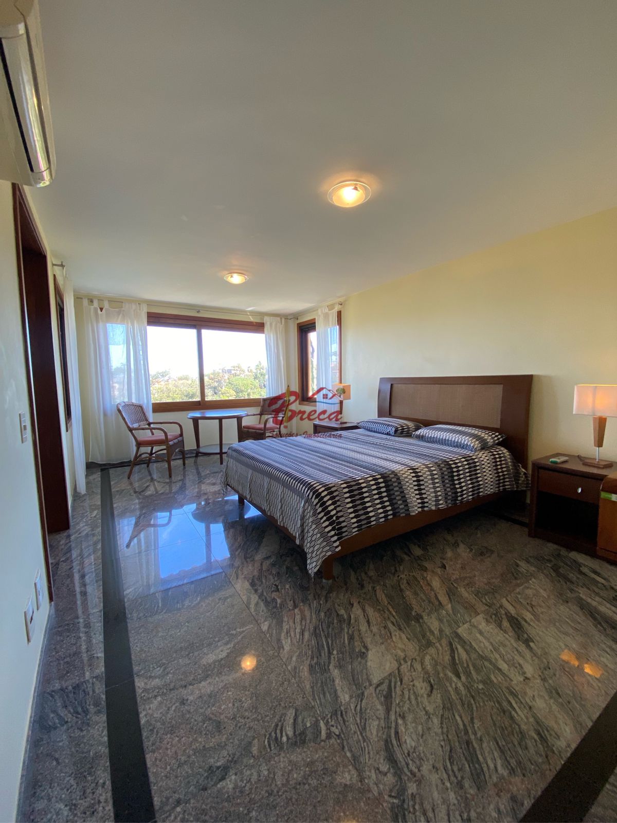 Excelente casa alto padrão á venda em condomínio privativo - Geribá - Búzios/RJ