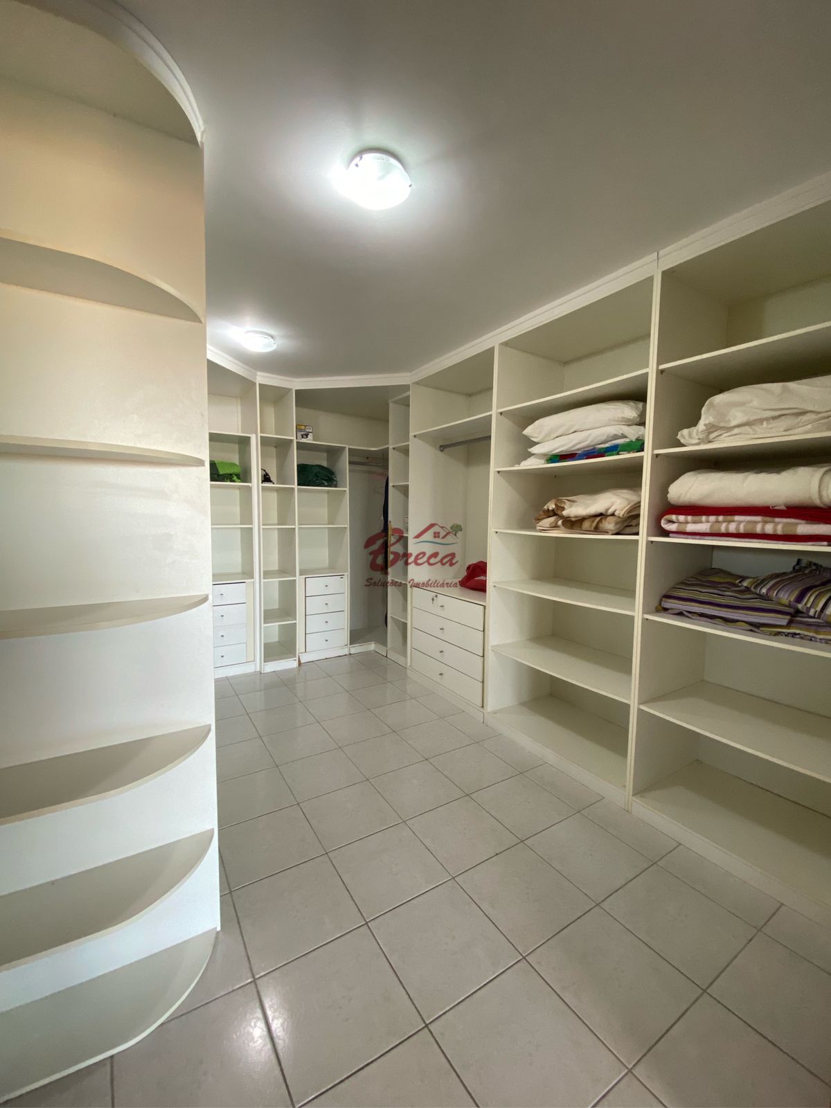 Excelente casa alto padrão á venda em condomínio privativo - Geribá - Búzios/RJ