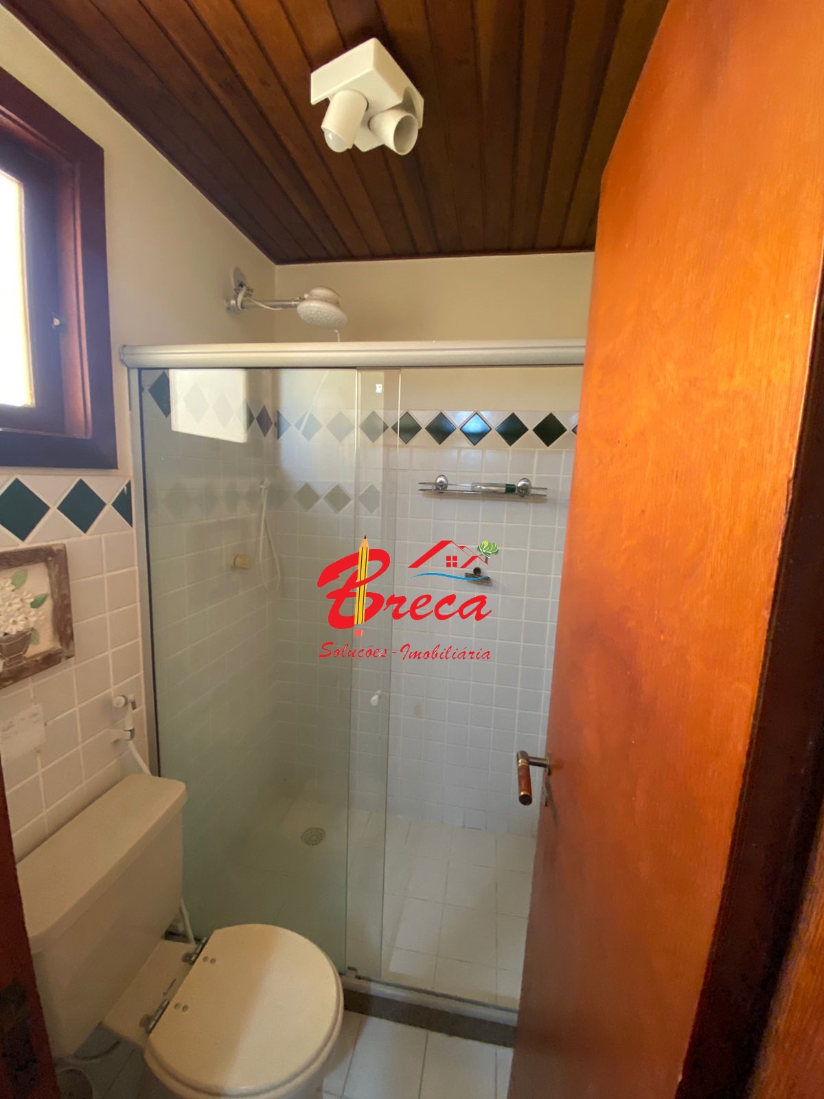 Excelente casa á venda em condomínio privativo João Fernandes/Búzios/RJ