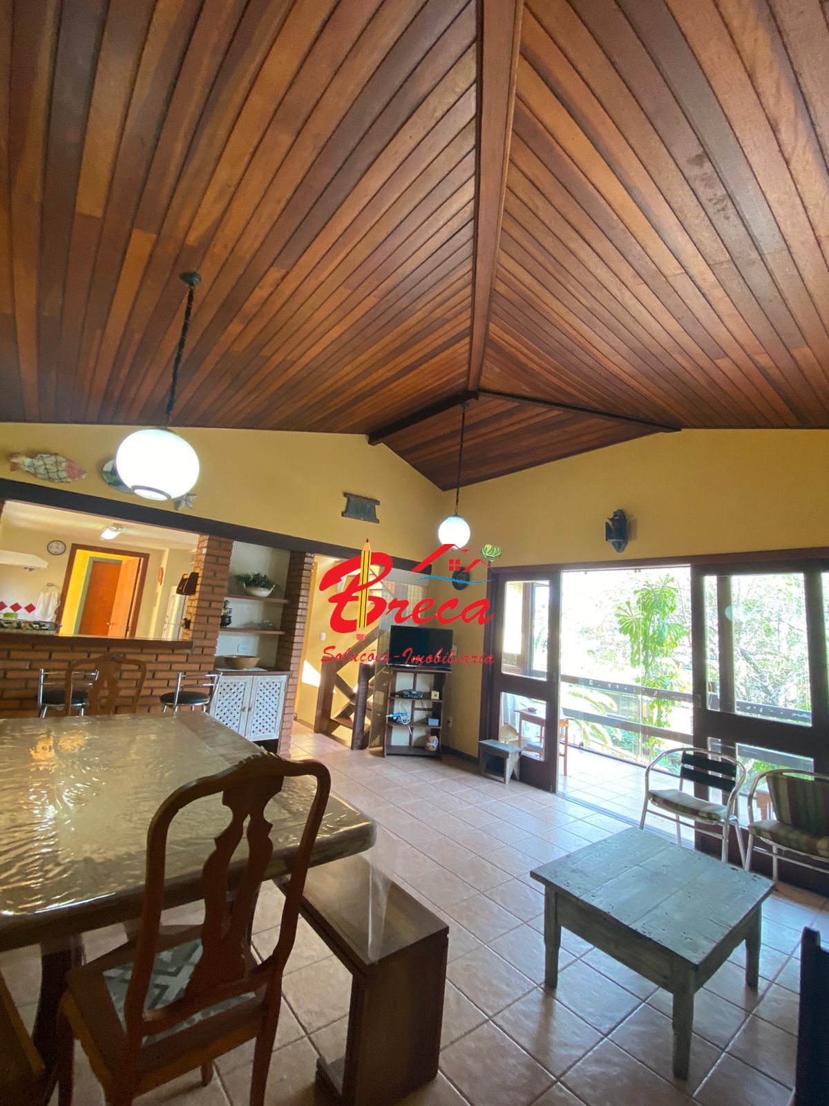 Excelente casa á venda em condomínio privativo João Fernandes/Búzios/RJ