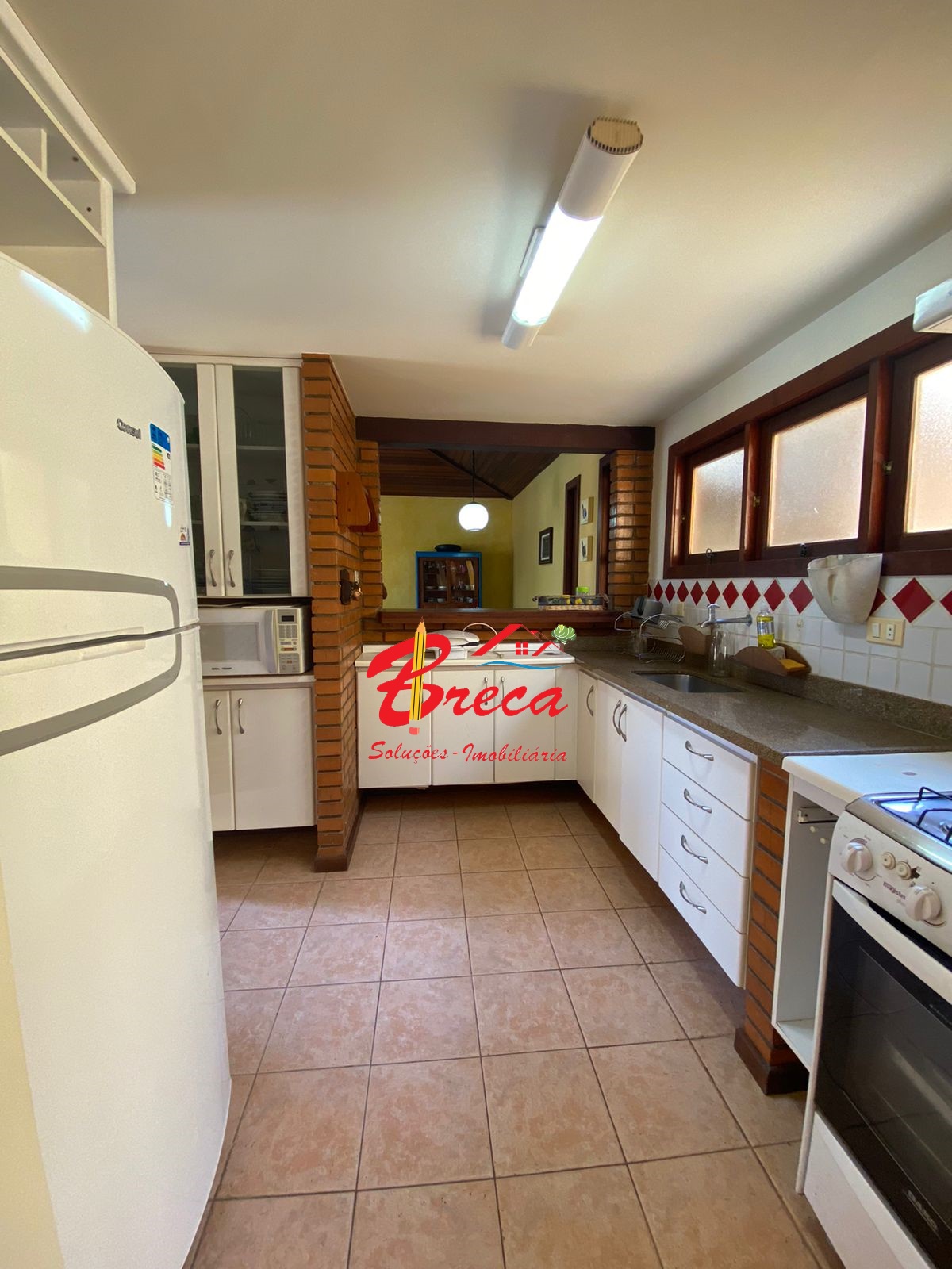 Excelente casa á venda em condomínio privativo João Fernandes/Búzios/RJ
