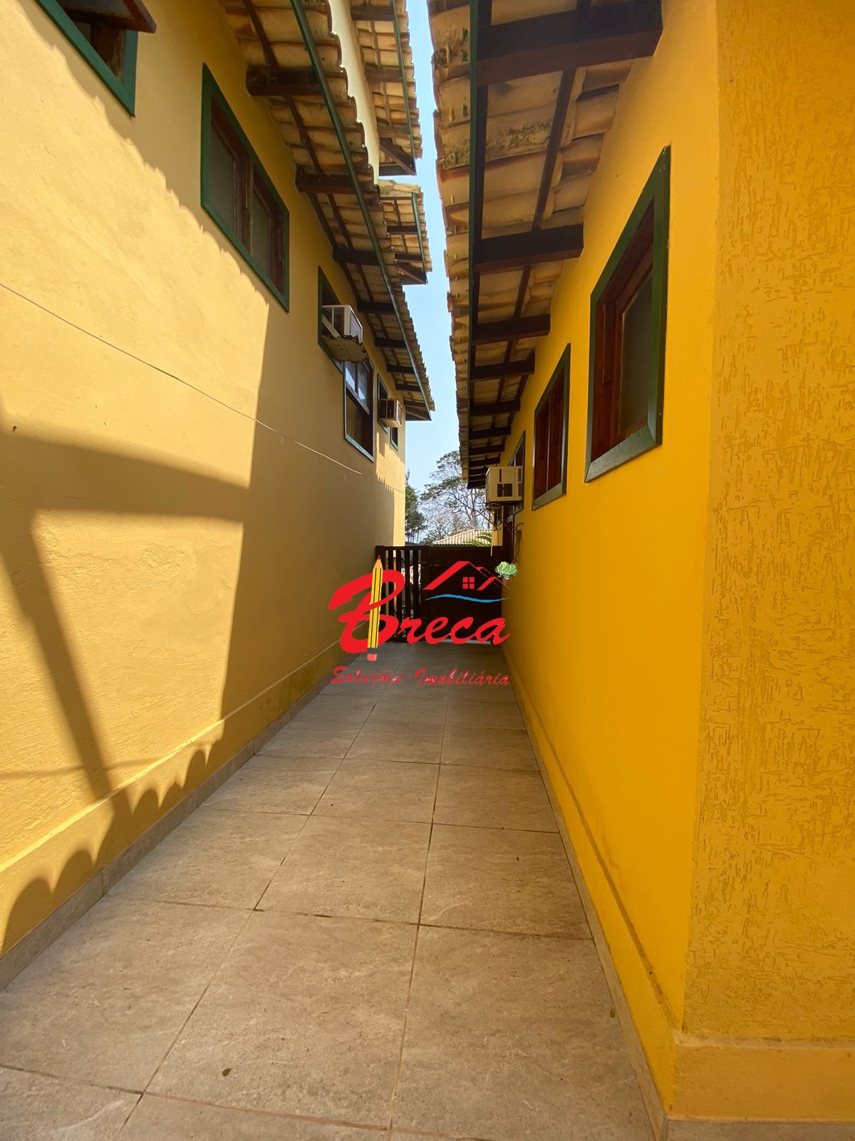 Excelente casa á venda em condomínio privativo João Fernandes/Búzios/RJ