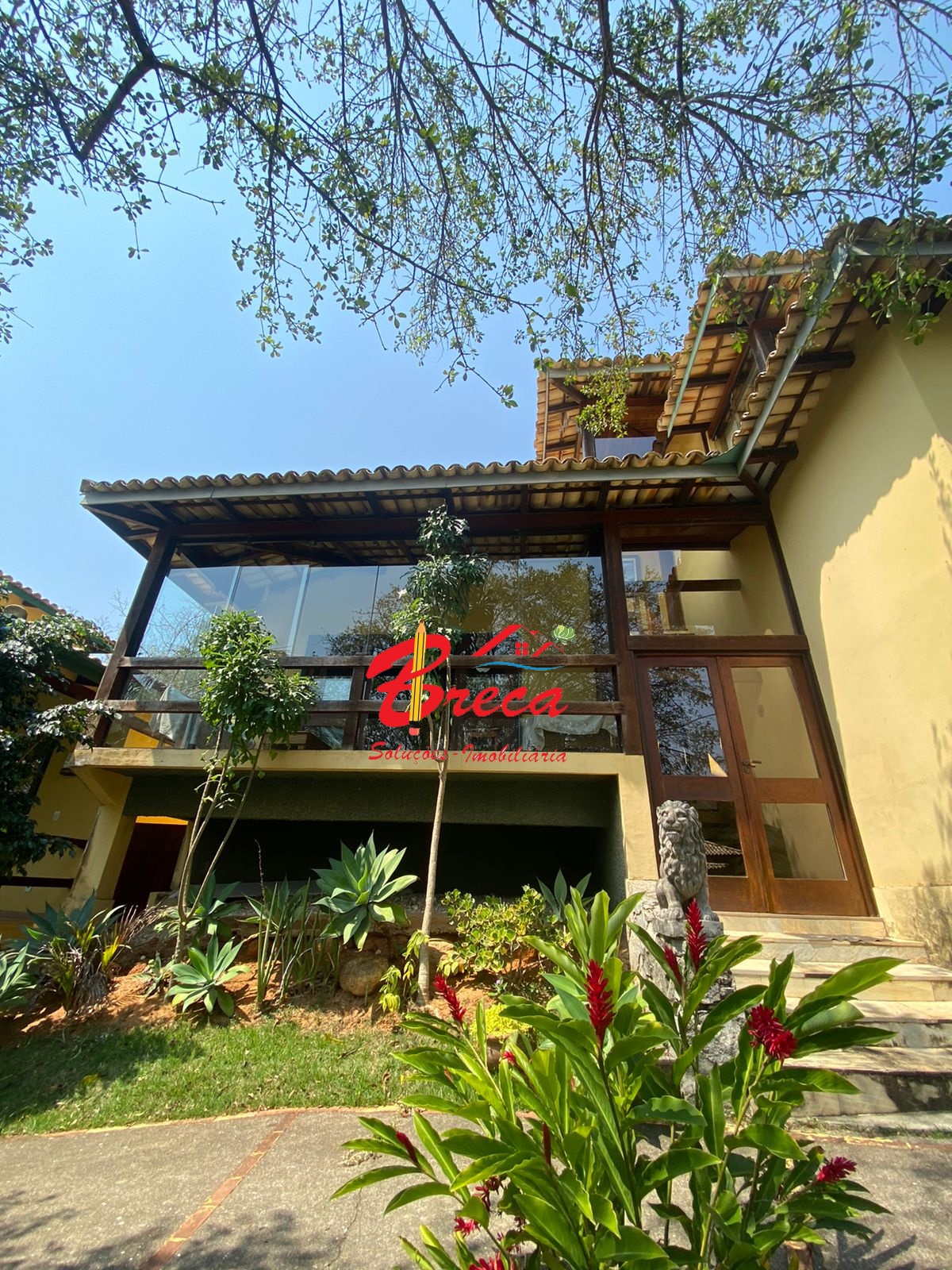 Excelente casa á venda em condomínio privativo João Fernandes/Búzios/RJ
