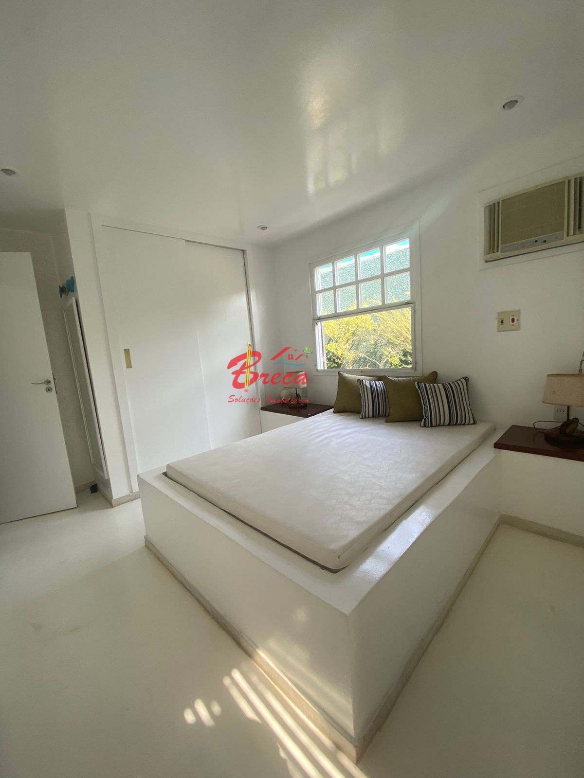Excelente casa duplex á venda em condomínio privativo Marina-BÚZIOS/RJ
