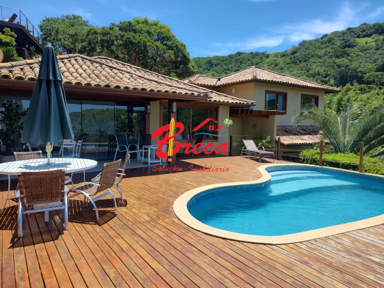 Casa exclusiva em condomínio á venda - Praia do Forno - Búzios / RJ